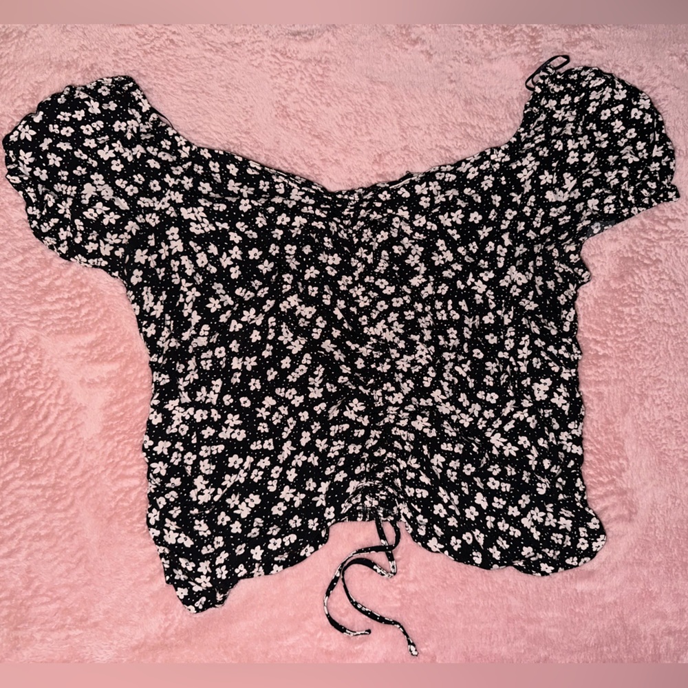 H&M Off the shoulder cropped top